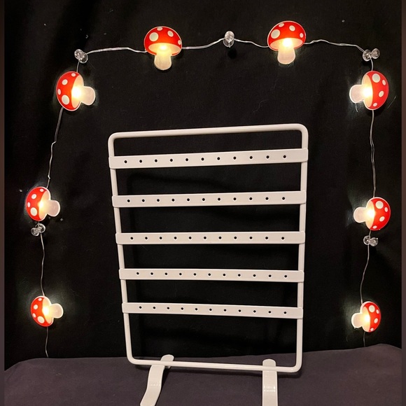 NWOT White Earring Display Stand - Picture 1 of 3